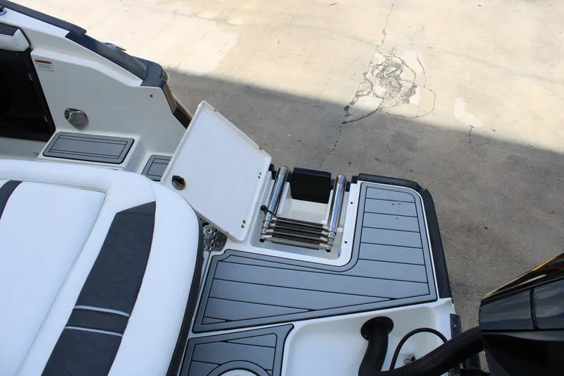 Slide: The Image of 2021 Monterey 255SS Super Sport boat with swim platform and retractable ladder. - 39