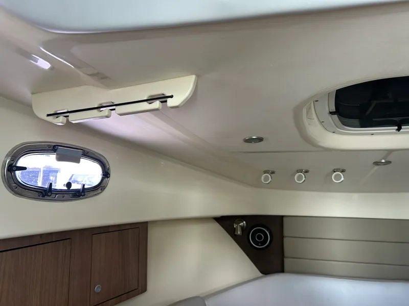 Slide: The Image of Boston Whaler 315 Conquest 2018 - 33