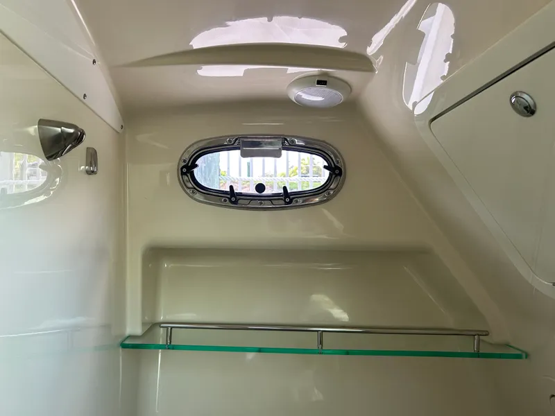 Slide: The Image of Boston Whaler 315 Conquest 2018 - 36