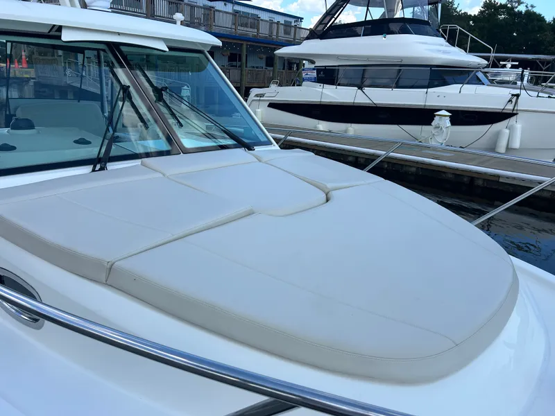 Slide: The Image of Boston Whaler 315 Conquest 2018 - 40