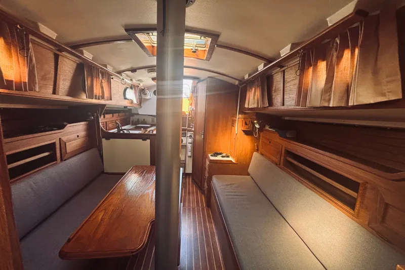 Slide: The Image of Salon looking astern - 14