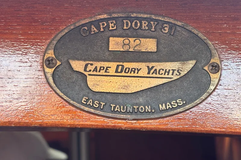 Slide: The Image of 1985 Cape Dory 31 hull #82 - 30
