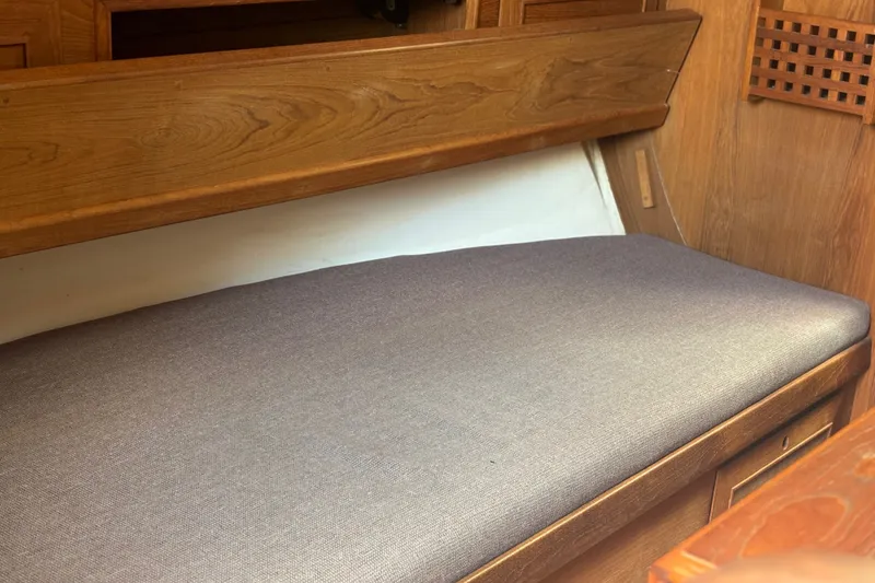 Slide: The Image of Port settee makes into wide berth - 17
