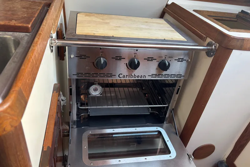 Slide: The Image of New Force 10 stove/oven - 13