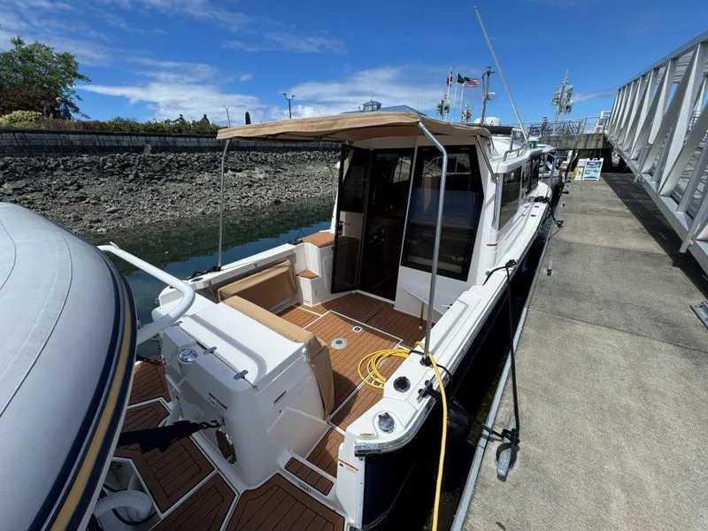 Slide: The Image of Ranger Tug R27 2022 - 2