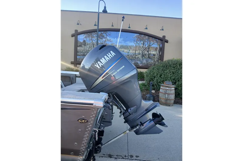 Slide: The Image of Yamaha outboard motor on 2005 G3 Angler V175 FS boat, outdoor setting. - 4