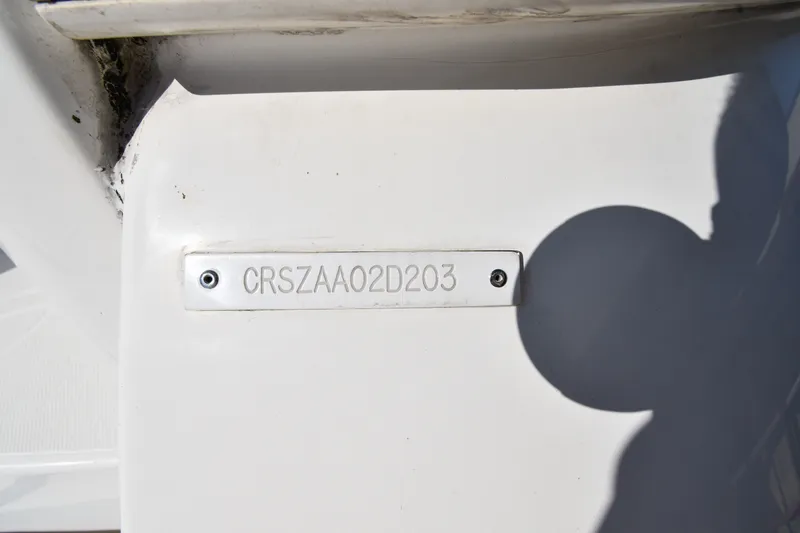 Slide: The Image of Hull identification number on 2003 Cruisers Yachts 5000 Sedan Sport. - 14
