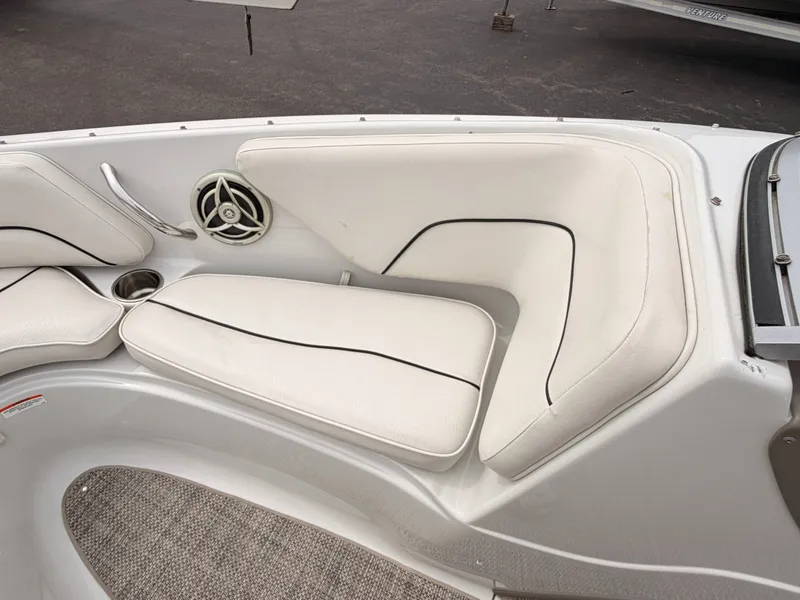 Slide: The Image of Crownline Boats 185SS 2009 - 47