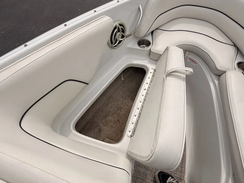 Slide: The Image of Crownline Boats 185SS 2009 - 44