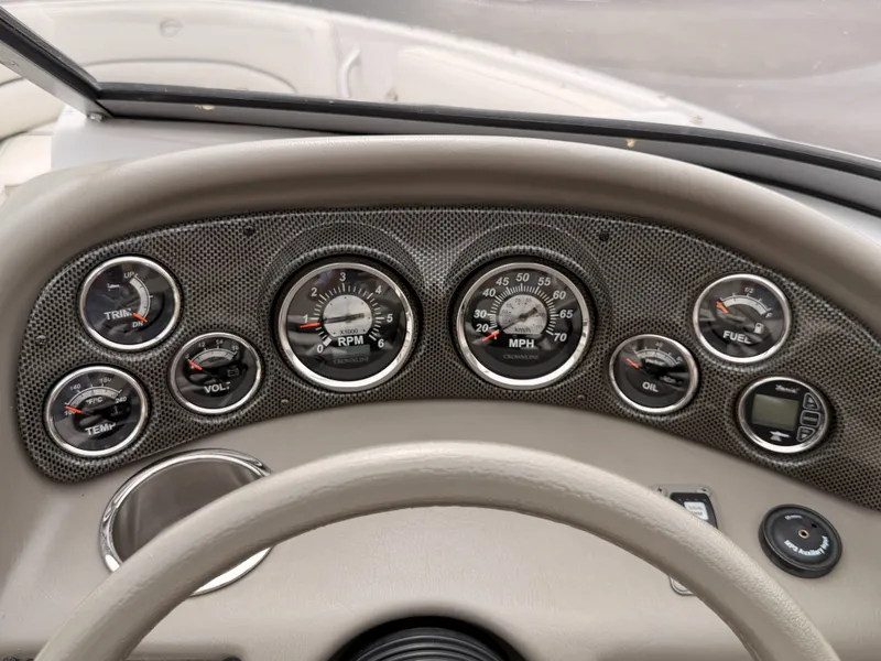 Slide: The Image of Crownline Boats 185SS 2009 - 34