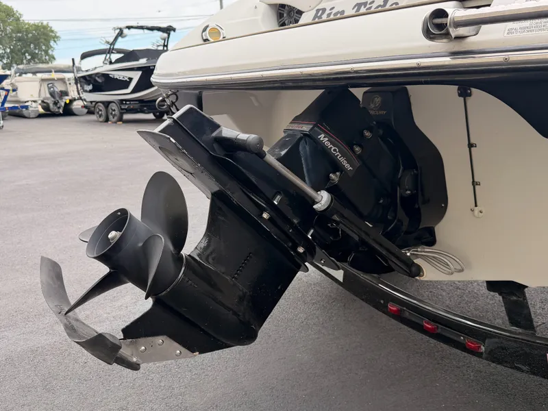 Slide: The Image of Crownline Boats 185SS 2009 - 9