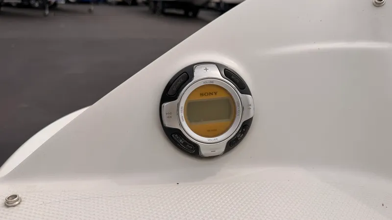 Slide: The Image of Crownline Boats 185SS 2009 - 15