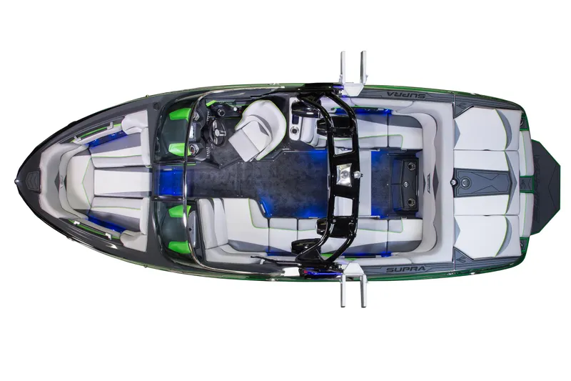 Slide: The Image of Vista superior del barco Supra SG 400-550 2016 con interior lujoso. - 18