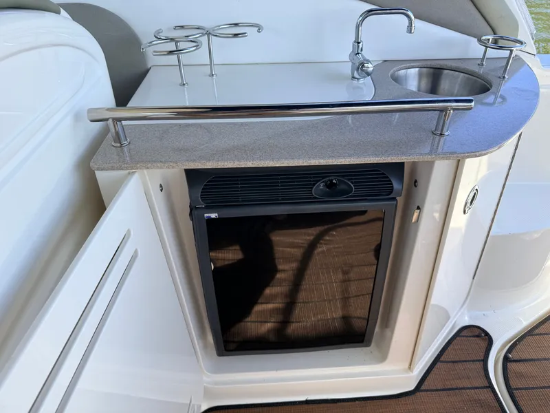 Slide: The Image of Sea Ray 290 Sundancer 2007 - 27