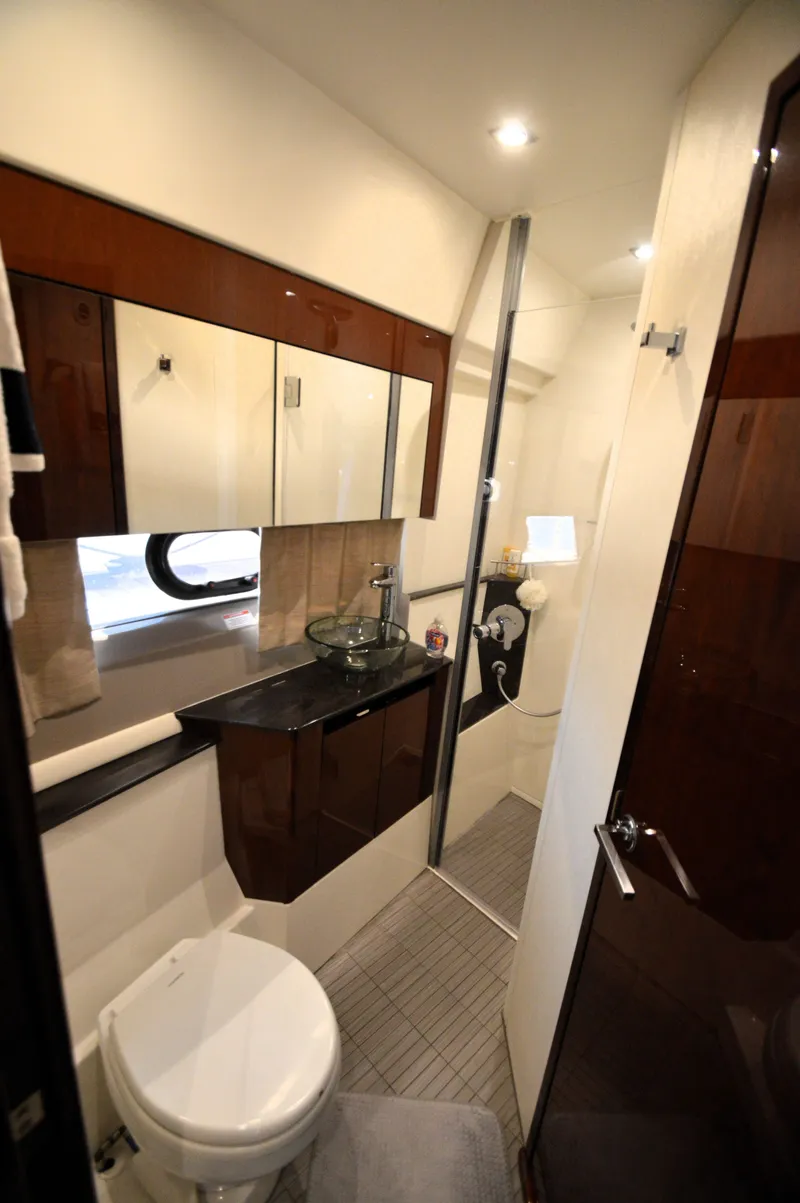 Slide: The Image of Sea Ray 460 Express Cruiser 2018 - 52