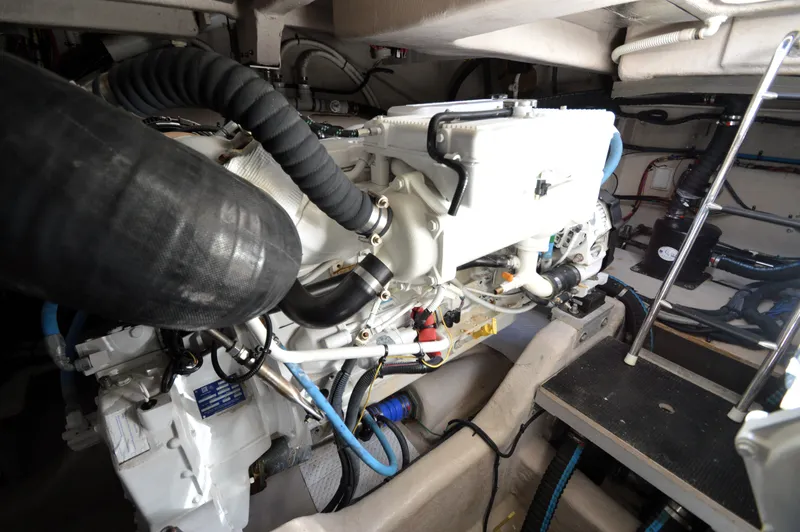 Slide: The Image of Sea Ray 460 Express Cruiser 2018 - 58