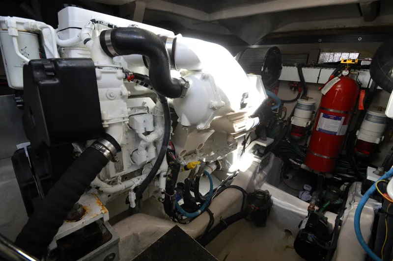 Slide: The Image of Sea Ray 460 Express Cruiser 2018 - 56