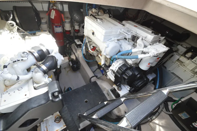 Slide: The Image of Sea Ray 460 Express Cruiser 2018 - 55