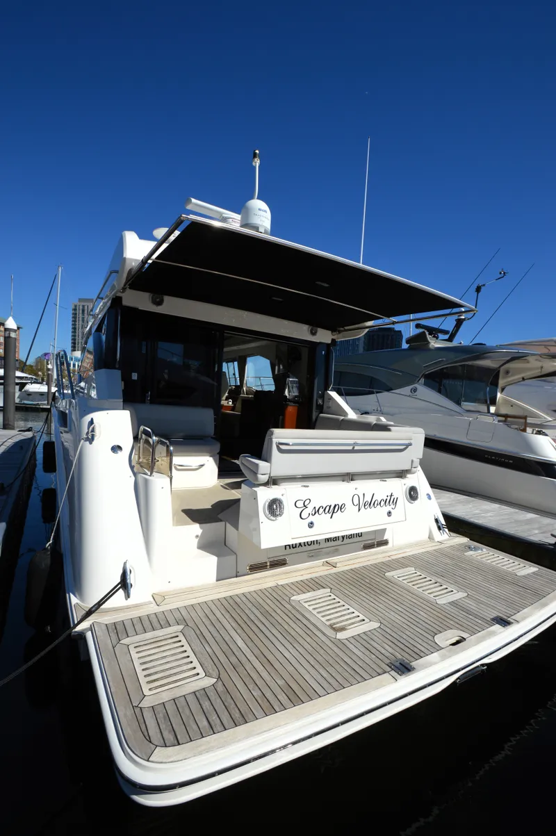 Slide: The Image of Sea Ray 460 Express Cruiser 2018 - 62