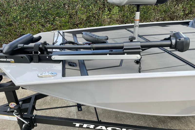 Slide: The Image of 2027 Tracker Pro 170 boat with Minn Kota Edge trolling motor. - 13