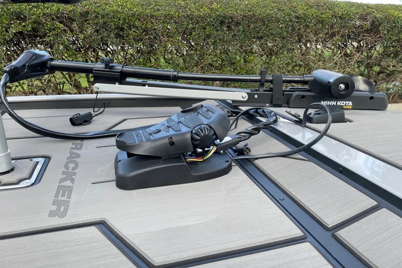 Slide: The Image of 2027 Tracker Pro 170 boat deck with Minn Kota Edge trolling motor. - 14