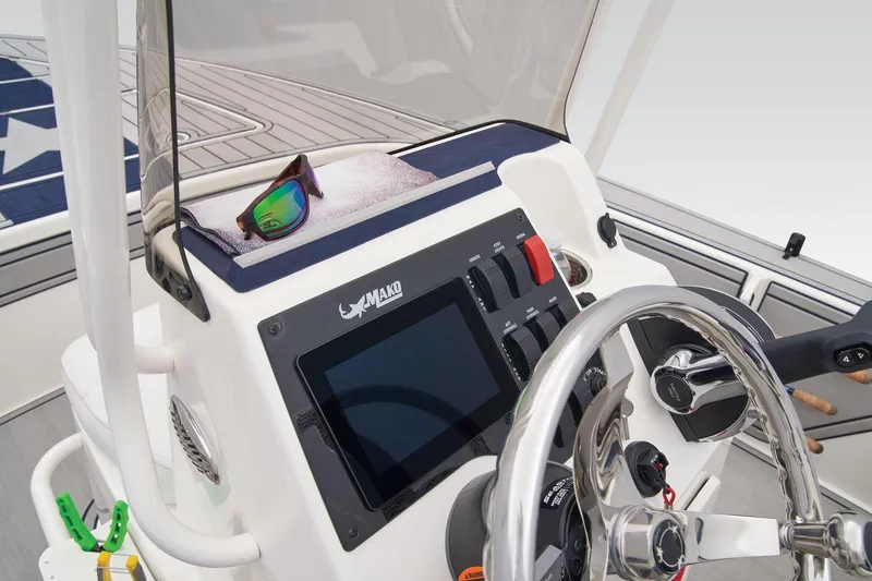 Slide: The Image of Mako 18 Pro Skiff Patriot Edition 2026 - 27