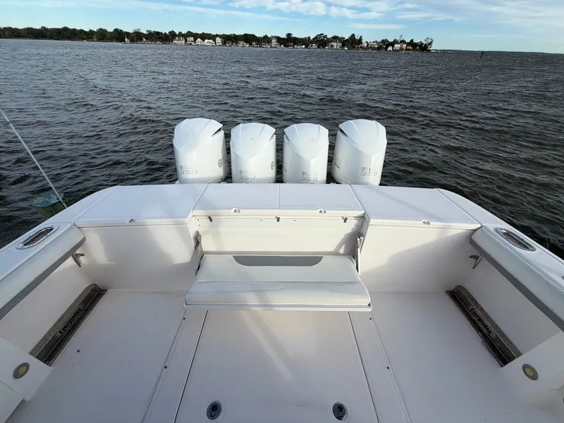 Slide: The Image of Everglades 435 Center Console 2015 - 19