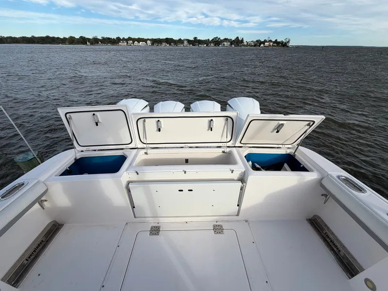 Slide: The Image of Everglades 435 Center Console 2015 - 31