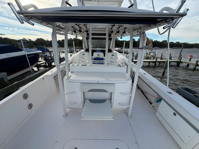 Slide: The Image of Everglades 435 Center Console 2015 - 20
