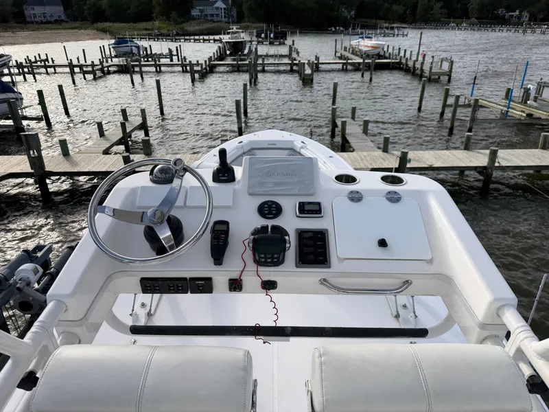 Slide: The Image of Everglades 435 Center Console 2015 - 21