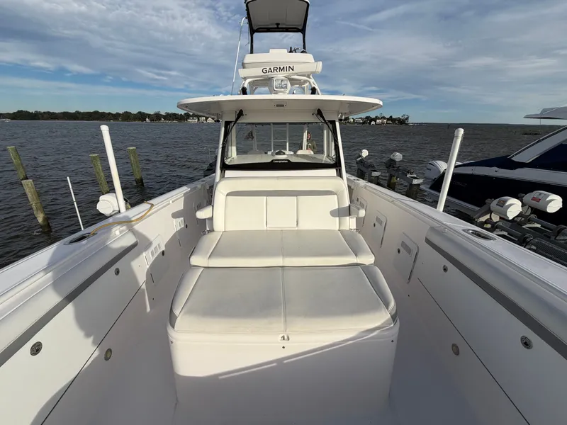 Slide: The Image of Everglades 435 Center Console 2015 - 6