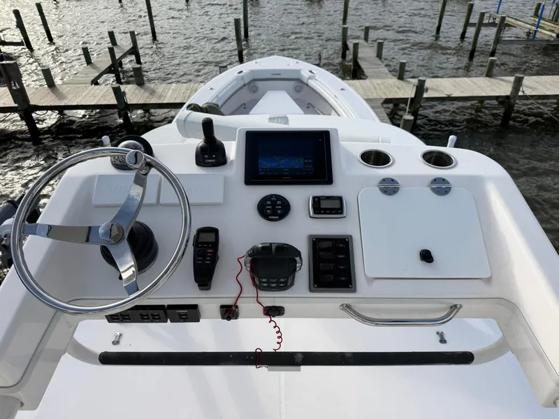 Slide: The Image of Everglades 435 Center Console 2015 - 34