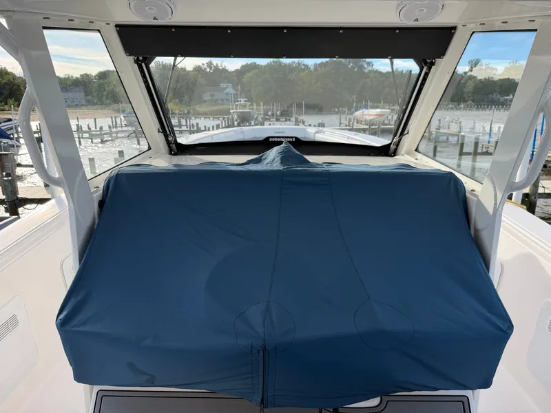 Slide: The Image of Everglades 435 Center Console 2015 - 36