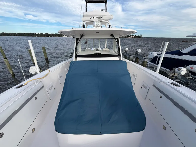Slide: The Image of Everglades 435 Center Console 2015 - 7