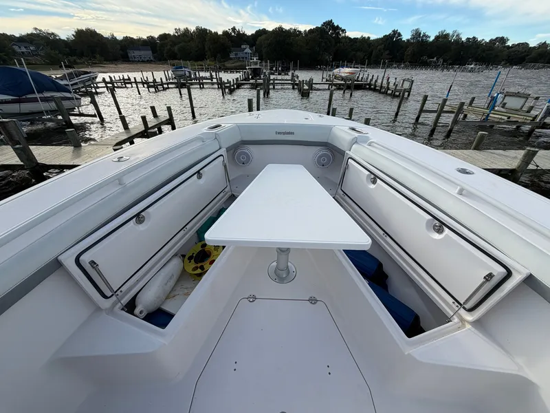 Slide: The Image of Everglades 435 Center Console 2015 - 24