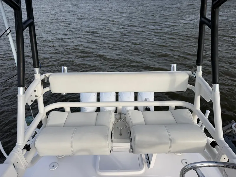 Slide: The Image of Everglades 435 Center Console 2015 - 33