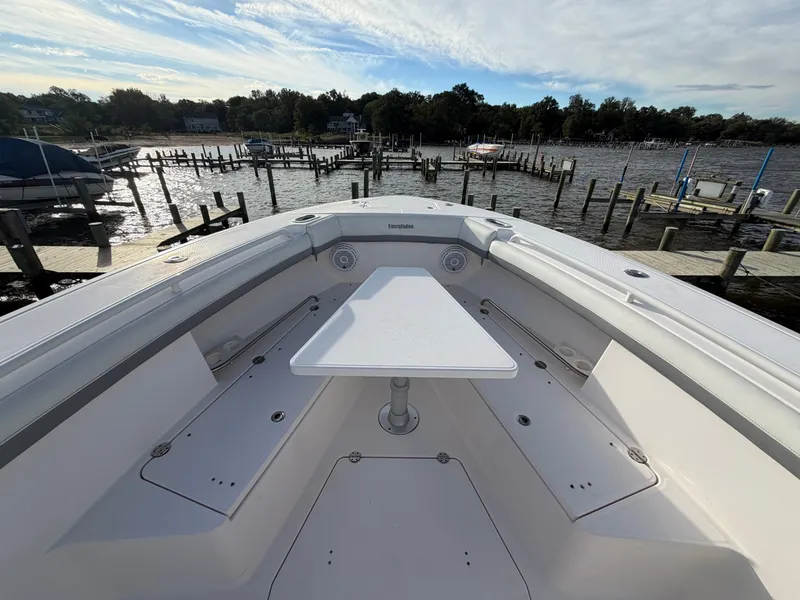 Slide: The Image of Everglades 435 Center Console 2015 - 6