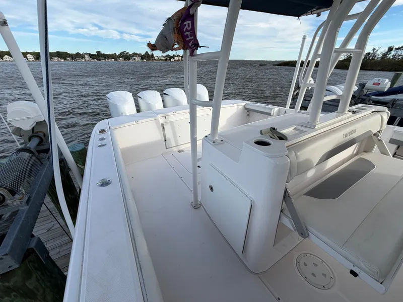 Slide: The Image of Everglades 435 Center Console 2015 - 18