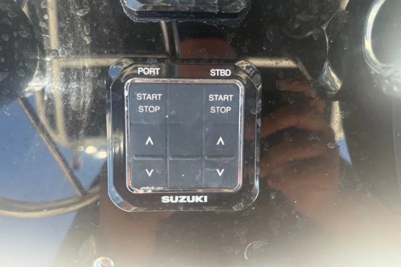 Slide: The Image of Suzuki control panel on 2004 Sea Fox 257 Center Console boat. - 25