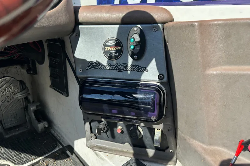 Slide: The Image of 2006 Triton TR-21 Limited Edition dashboard with control panel and "Hot Foot" pedal. - 15