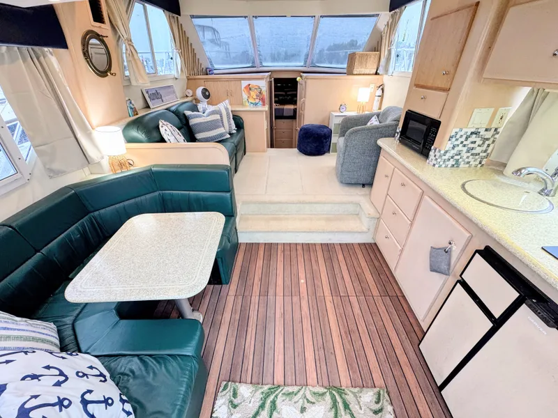 Slide: The Image of Carver Yachts 370 Voyager 1999 - 2