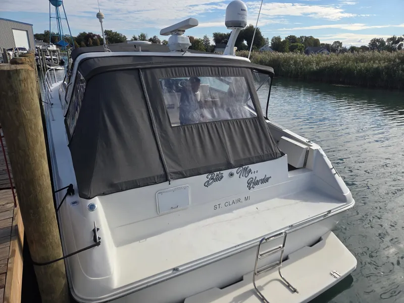 Slide: The Image of Sea Ray 420 Sundancer 1991 - 4