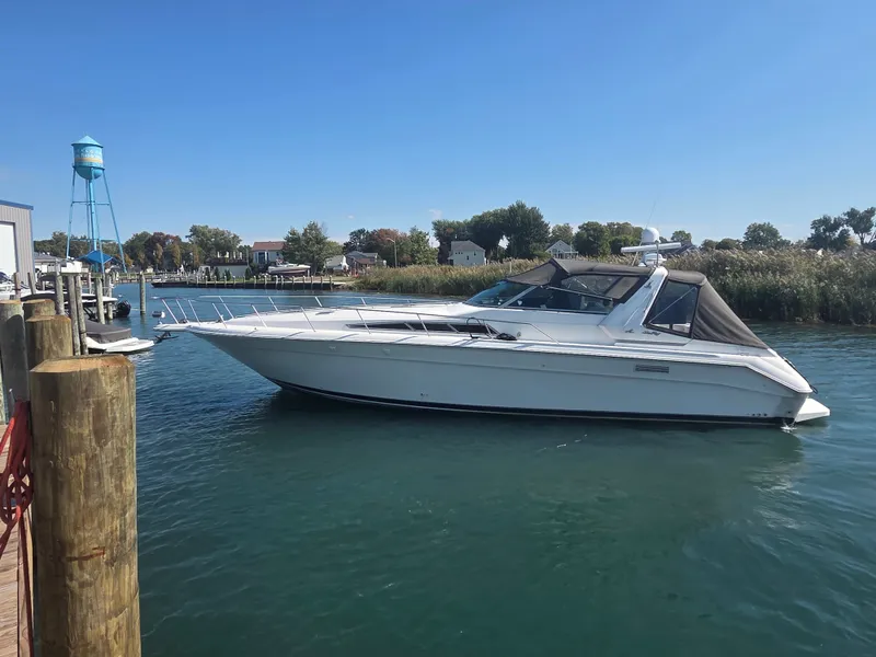 Slide: The Image of Sea Ray 420 Sundancer 1991 - 36