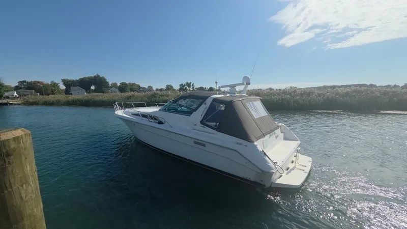 Slide: The Image of Sea Ray 420 Sundancer 1991 - 35