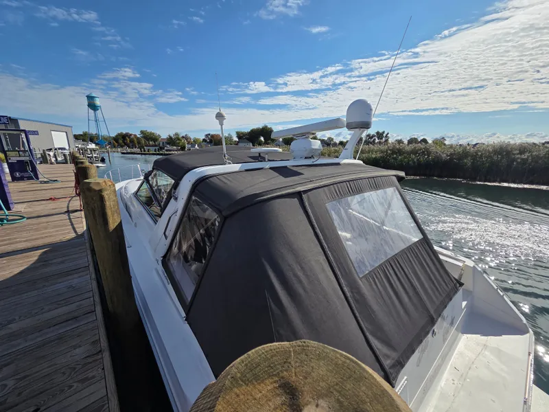 Slide: The Image of Sea Ray 420 Sundancer 1991 - 31