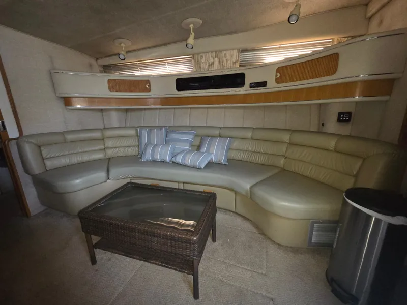 Slide: The Image of Sea Ray 420 Sundancer 1991 - 30