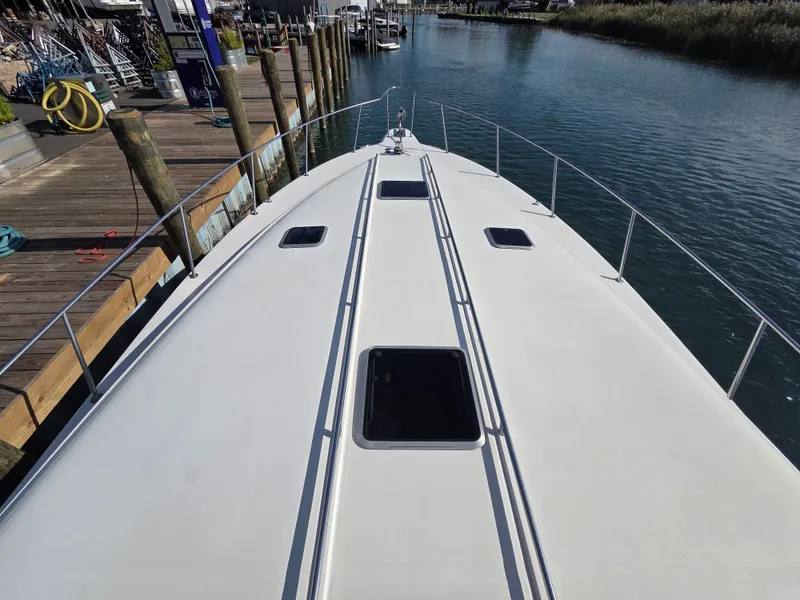 Slide: The Image of Sea Ray 420 Sundancer 1991 - 33