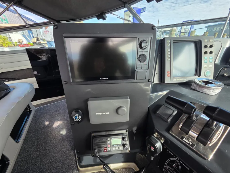 Slide: The Image of Sea Ray 420 Sundancer 1991 - 21