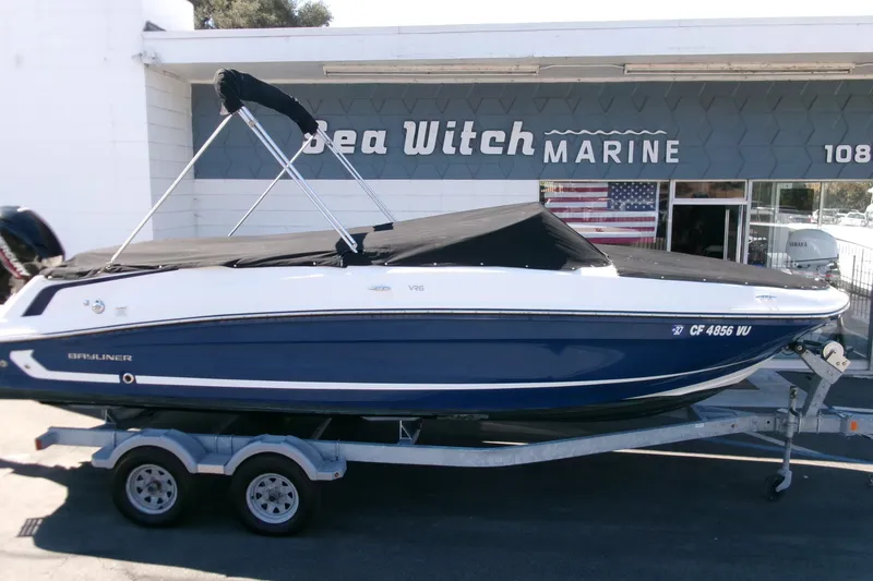 Slide: The Image of 2022 Bayliner VR6 Bowrider OB on trailer at Sea Witch Marine dealership. - 25