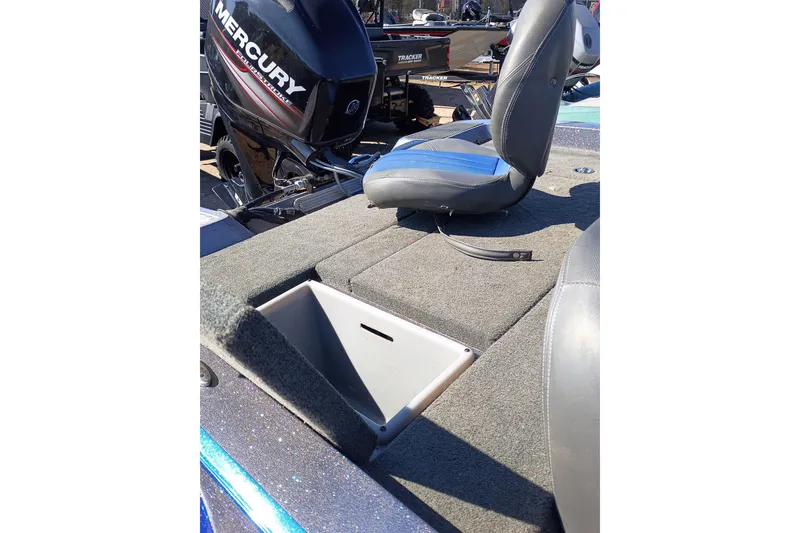 Slide: The Image of 2017 Stratos 176 VLO boat interior with Mercury engine and seating. - 12